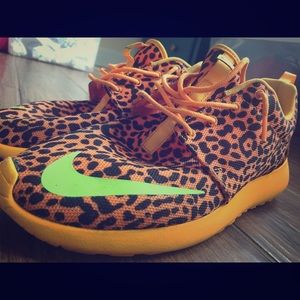 Cheetah Roshe Run sz 10